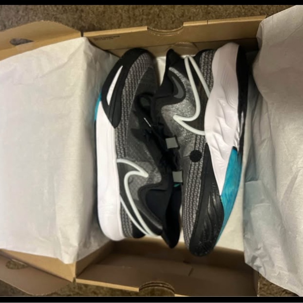 Kyrie 8 GO (GS)